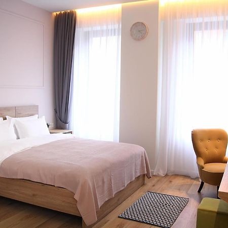 Parilament On Rustaveli 4 Rooms Τυφλίδα Εξωτερικό φωτογραφία