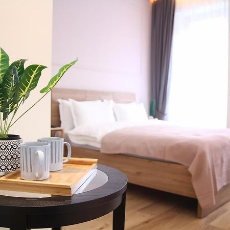 Parilament On Rustaveli 4 Rooms Τυφλίδα Εξωτερικό φωτογραφία